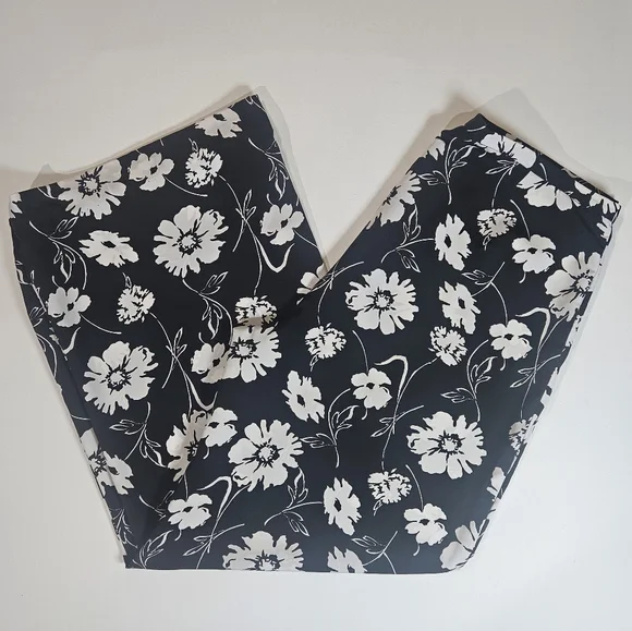 Lauren Ralph Lauren Womens Pants Size 10P Black White Floral Wide Leg High Rise - Picture 7 of 7